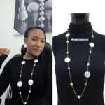 Statement pearl neckpiece